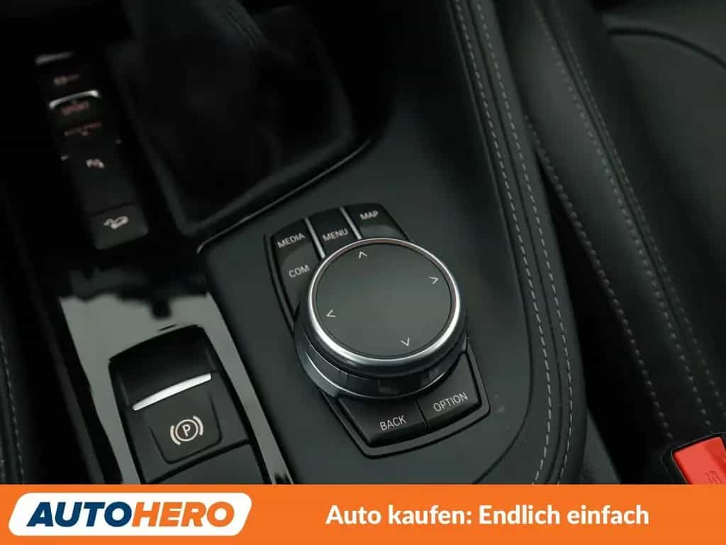 BMW X1 xDrive 20d Sport Line Aut.*NAV*LED*TEMPO*SHZ*PDC 09/2017-photo-24
