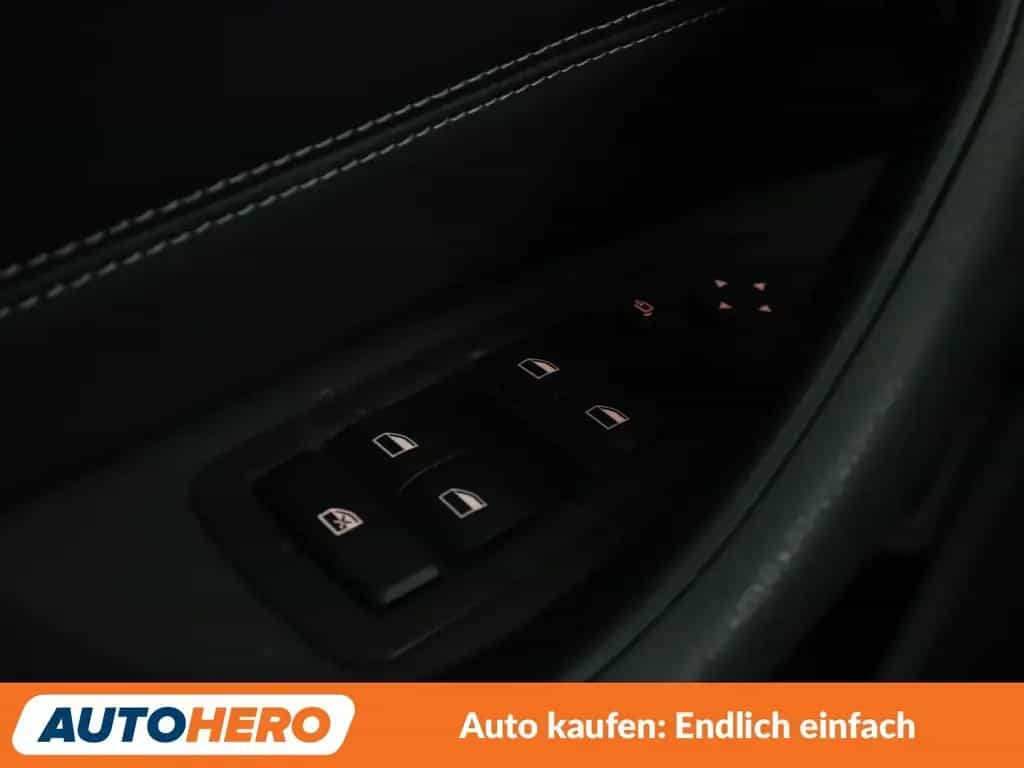BMW X1 xDrive 20d Sport Line Aut.*NAV*LED*TEMPO*SHZ*PDC 09/2017-photo-26