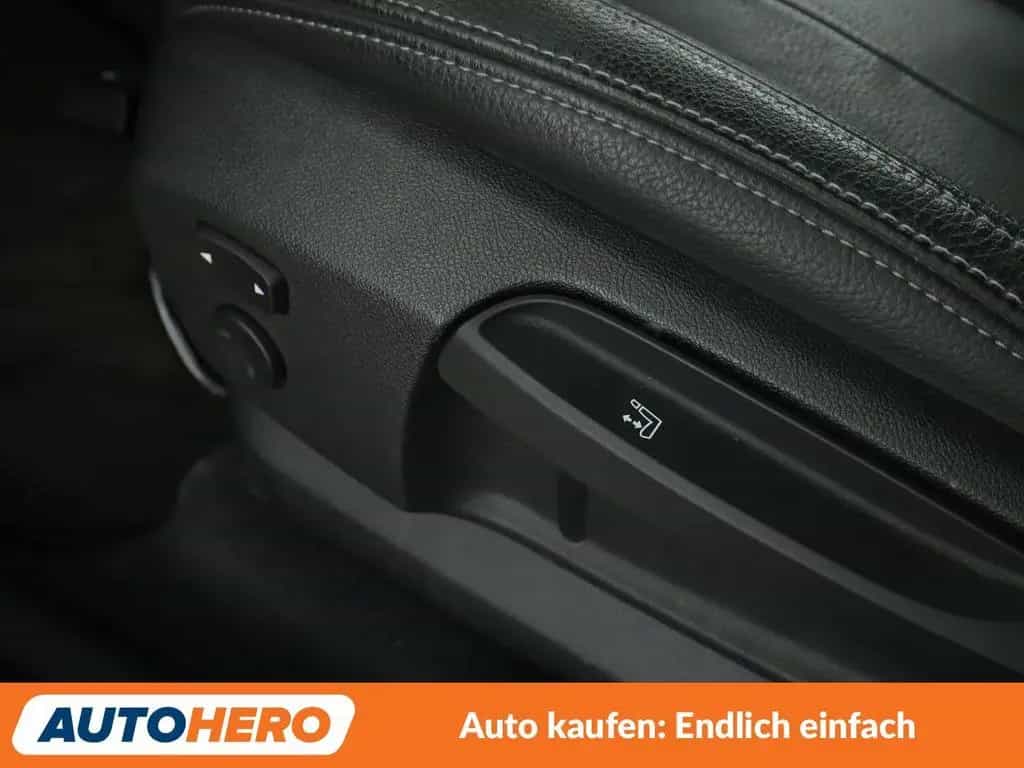 BMW X1 xDrive 20d Sport Line Aut.*NAV*LED*TEMPO*SHZ*PDC 09/2017-photo-28