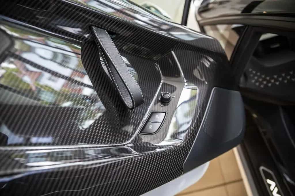 Lamborghini Aventador Ultimae Roadster 1of 250 full CARBON 03/2023-photo-18
