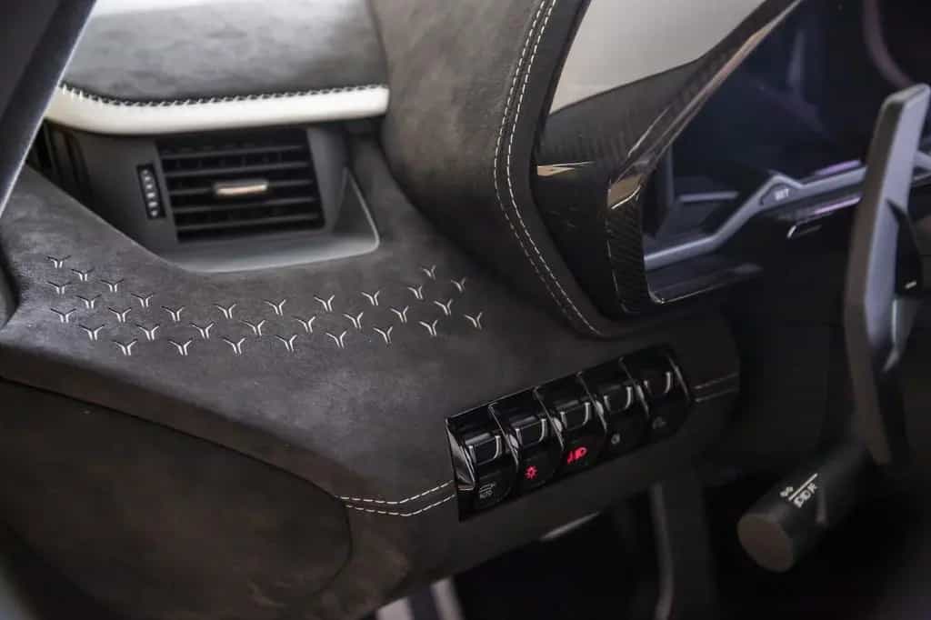 Lamborghini Aventador Ultimae Roadster 1of 250 full CARBON 03/2023-photo-19