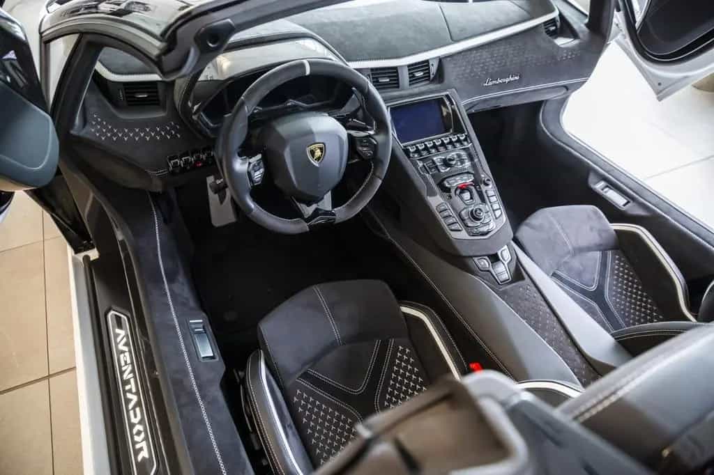 Lamborghini Aventador Ultimae Roadster 1of 250 full CARBON 03/2023-photo-20