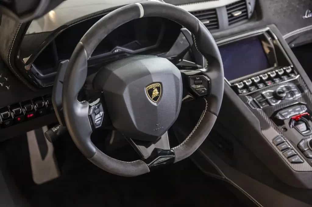 Lamborghini Aventador Ultimae Roadster 1of 250 full CARBON 03/2023-photo-21
