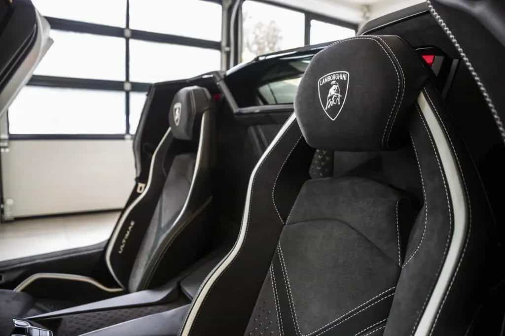 Lamborghini Aventador Ultimae Roadster 1of 250 full CARBON 03/2023-photo-23