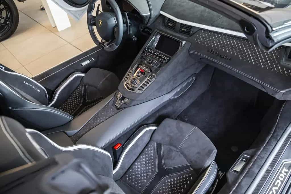 Lamborghini Aventador Ultimae Roadster 1of 250 full CARBON 03/2023-photo-26