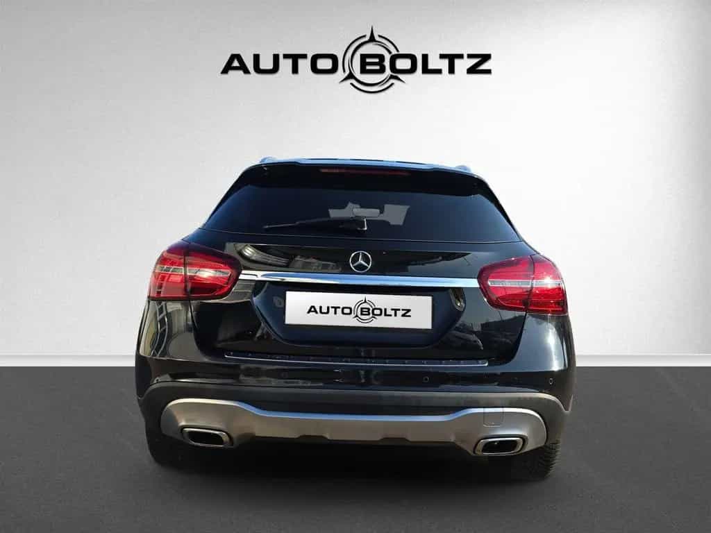 Mercedes-Benz GLA-Class 180 Pano Distr. AHK Navi Business Kam LED HP 07/2017-photo-5