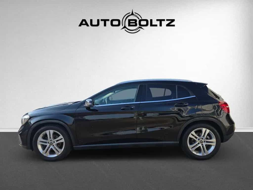 Mercedes-Benz GLA-Class 180 Pano Distr. AHK Navi Business Kam LED HP 07/2017-photo-7