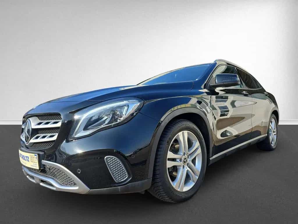 Mercedes-Benz GLA-Class 180 Pano Distr. AHK Navi Business Kam LED HP 07/2017-photo-8