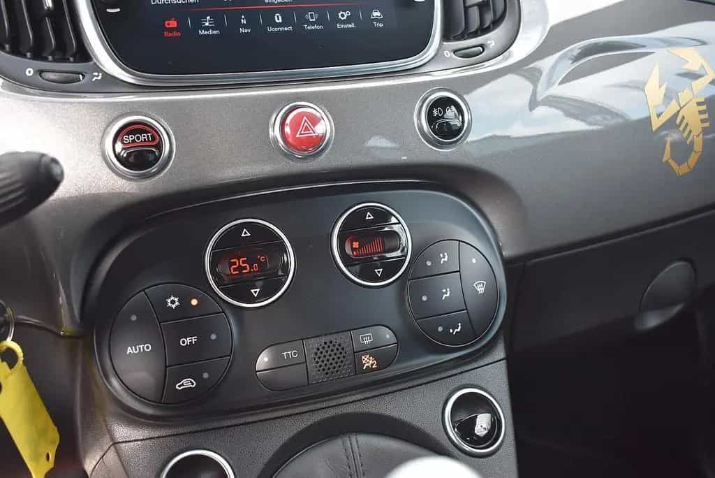 Abarth 595 1.4  595 Scorpioneoro 1 of 2000 05/2021-photo-24