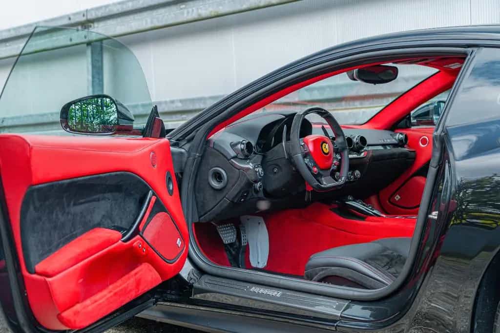 Ferrari F12 Berlinetta *ALCANTARA*CUSTOM*CARBON* 02/2012-photo-14