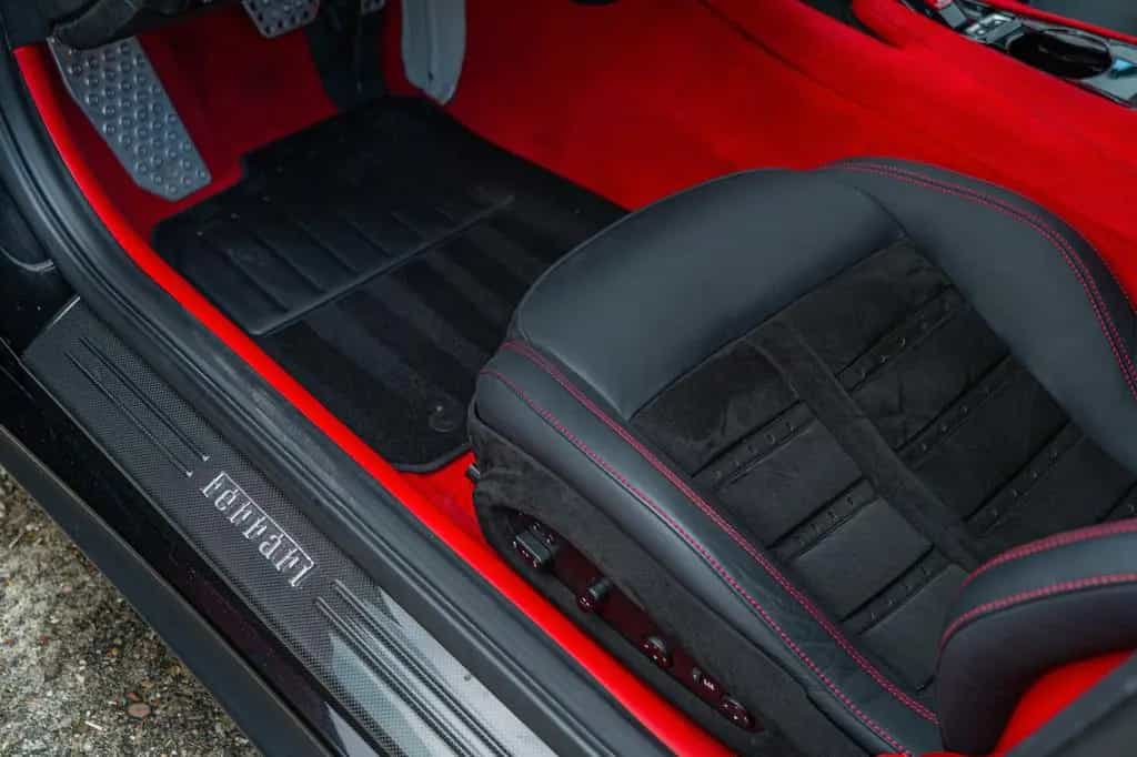 Ferrari F12 Berlinetta *ALCANTARA*CUSTOM*CARBON* 02/2012-photo-17