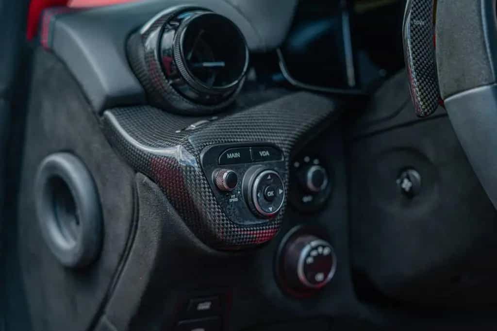 Ferrari F12 Berlinetta *ALCANTARA*CUSTOM*CARBON* 02/2012-photo-18