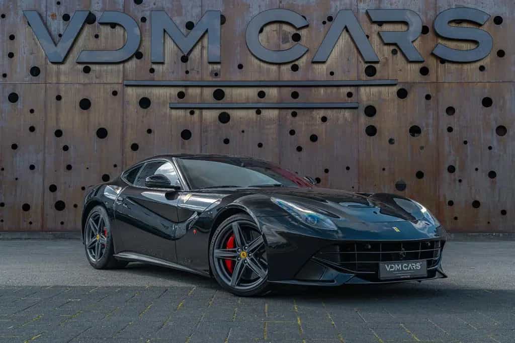 Ferrari F12 Berlinetta *ALCANTARA*CUSTOM*CARBON* 02/2012-photo-1