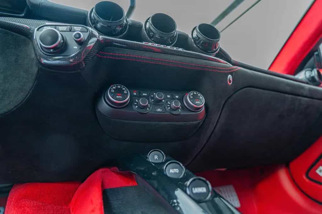 Ferrari F12 Berlinetta *ALCANTARA*CUSTOM*CARBON* 02/2012-photo-25