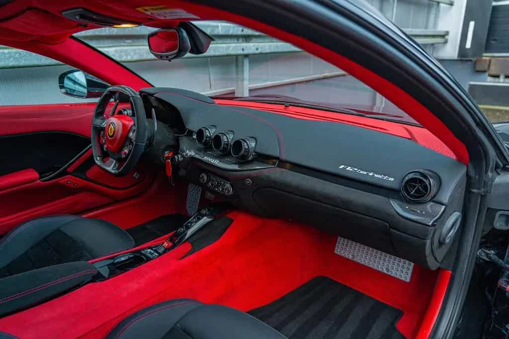 Ferrari F12 Berlinetta *ALCANTARA*CUSTOM*CARBON* 02/2012-photo-30