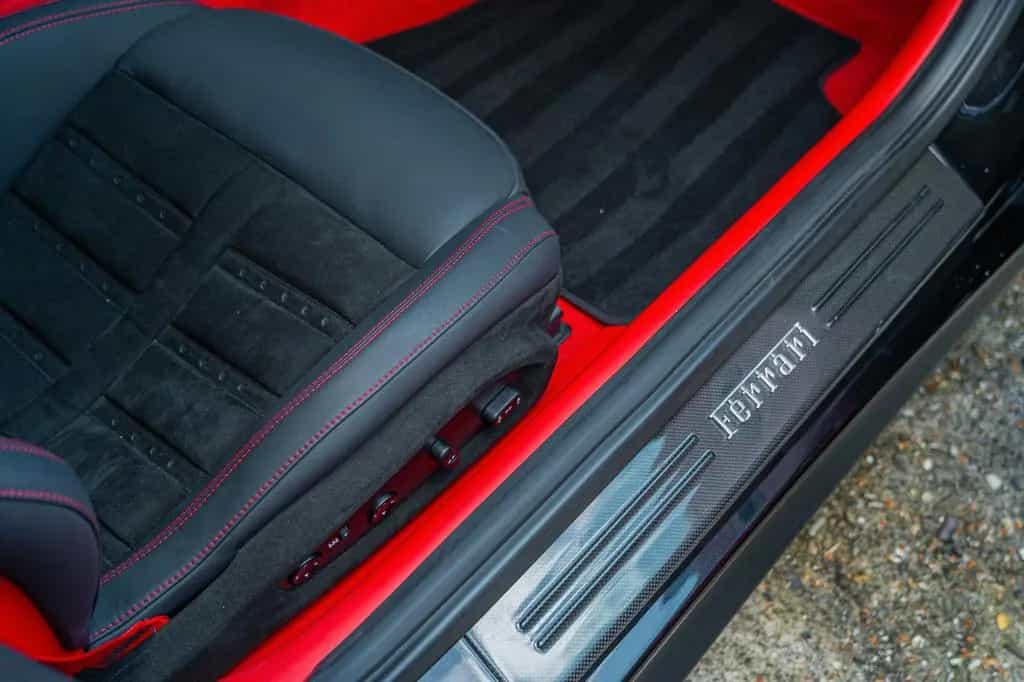 Ferrari F12 Berlinetta *ALCANTARA*CUSTOM*CARBON* 02/2012-photo-32