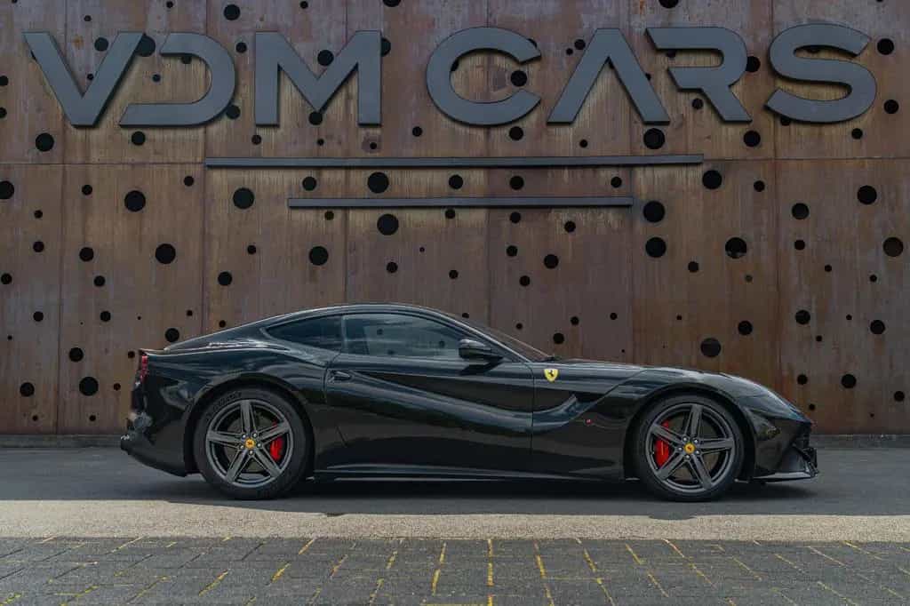 Ferrari F12 Berlinetta *ALCANTARA*CUSTOM*CARBON* 02/2012-photo-4