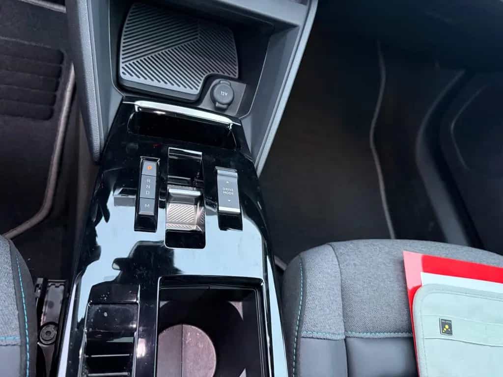 Citroën C4 Lim. 1.2 Shine/Autom./360Kamera/Schiebedach 08/2023-photo-14