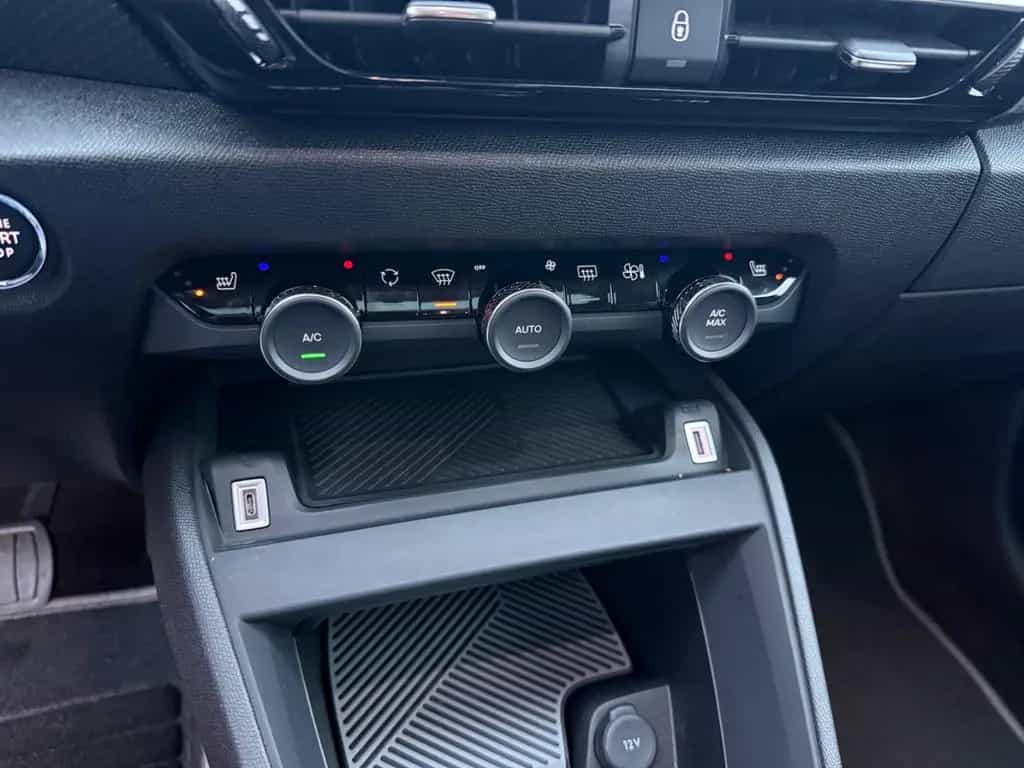 Citroën C4 Lim. 1.2 Shine/Autom./360Kamera/Schiebedach 08/2023-photo-8