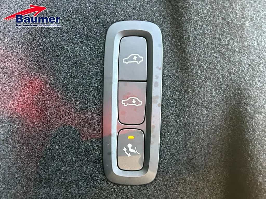 Volvo XC60 B4 Diesel Ultimate Dark AWD Geartronic +AHK 12/2023-photo-32