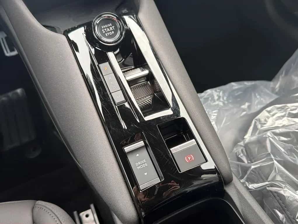 Alfa Romeo Junior Ibrida 1.2 VGT 48V-Hybrid 100 kW Speciale 09/2025-photo-9