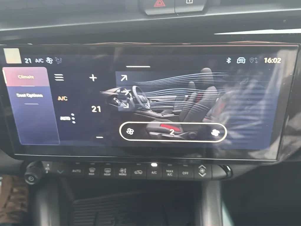 Alfa Romeo Junior Ibrida 1.2 VGT 48V-Hybrid 107 kW Q4, Hybr 09/2025-photo-11