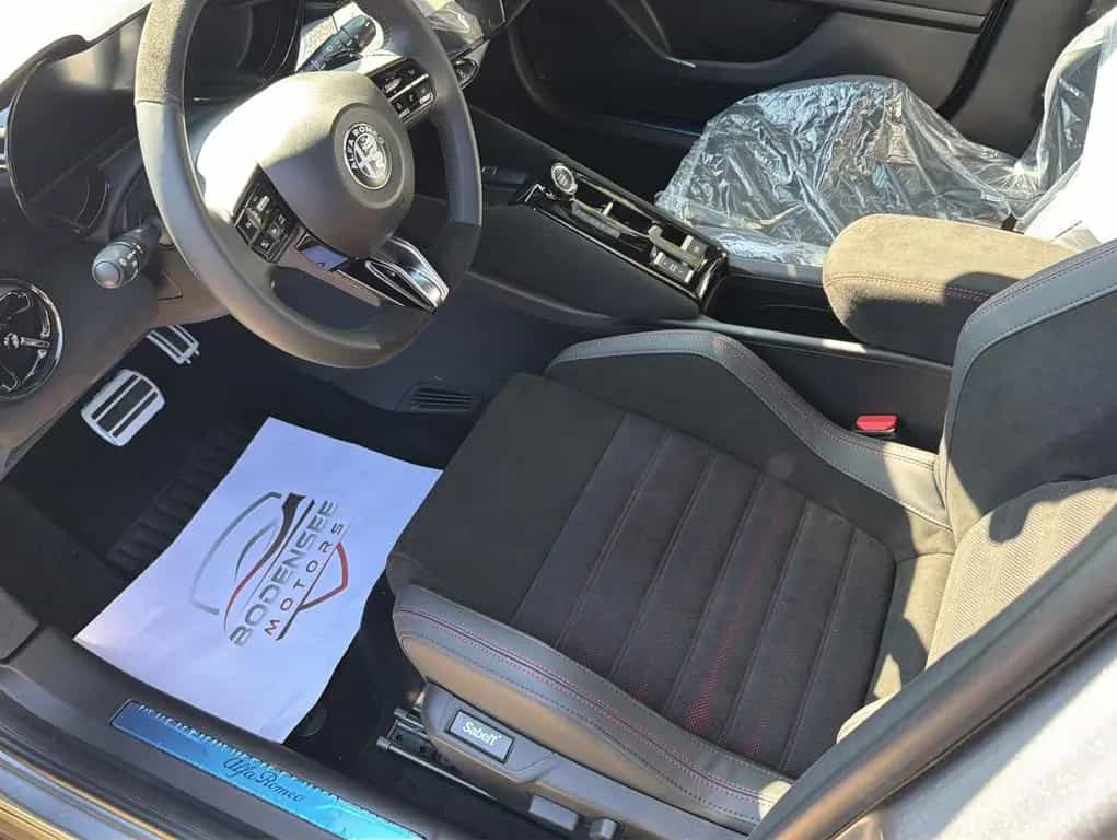 Alfa Romeo Junior Ibrida 1.2 VGT 48V-Hybrid 100 kW Speciale 09/2025-photo-8