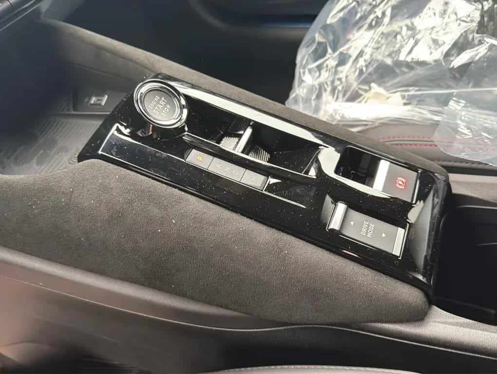 Alfa Romeo Junior Ibrida 1.2 VGT 48V-Hybrid 100 kW Speciale 09/2025-photo-9