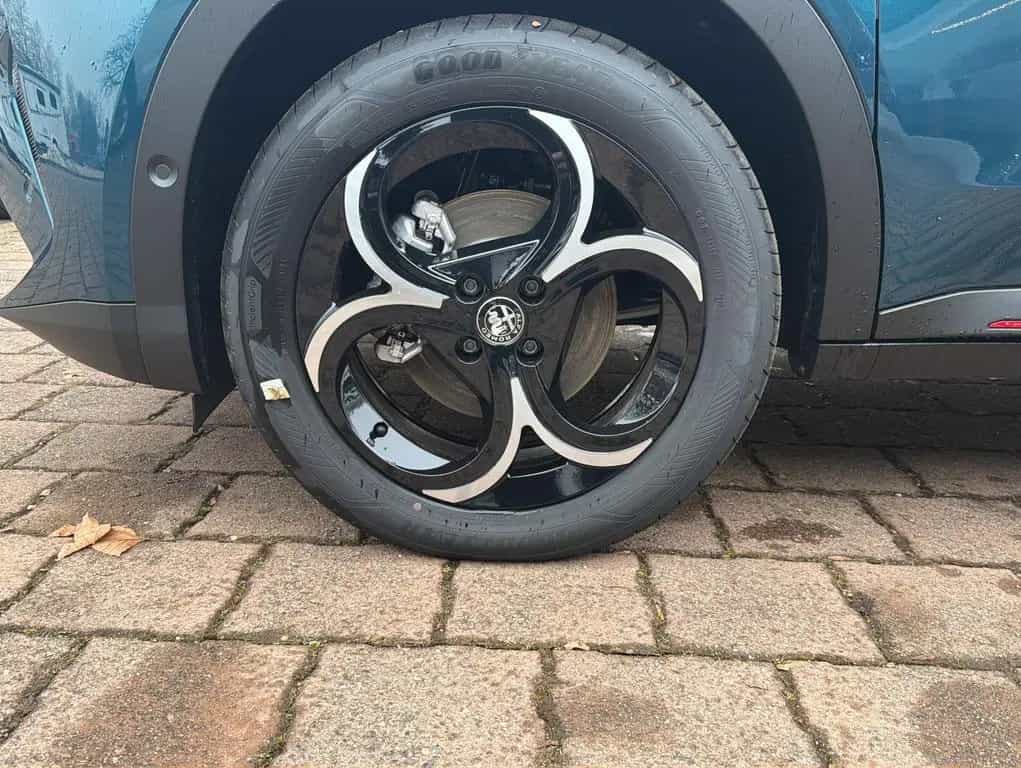 Alfa Romeo Junior Sport-/Technologie-Paket, ab 298 € i.M. 09/2025-photo-6