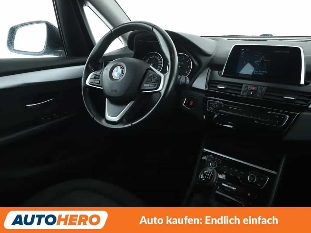 BMW 2 Series 03/2018-photo-12