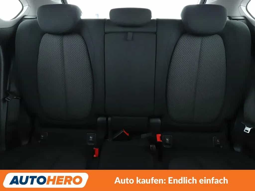 BMW 2 Series 03/2018-photo-15