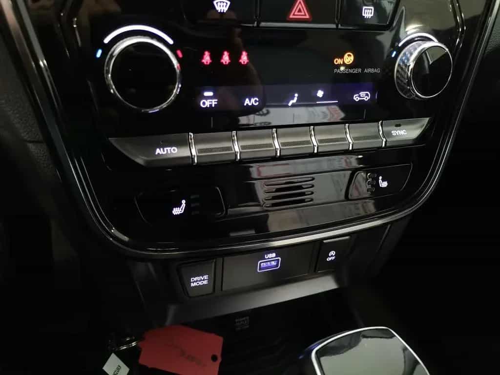 Ssangyong Tivoli Grand 1.5 T AT|Leder|LED|SHZ|RFK 11/2021-photo-15