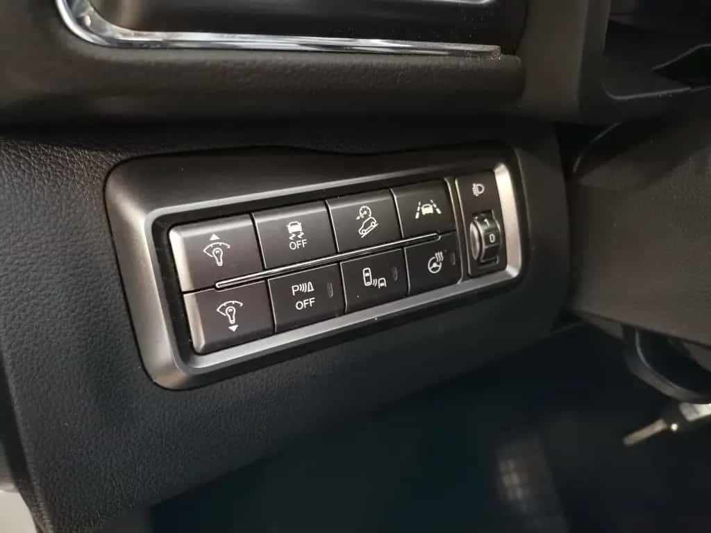 Ssangyong Tivoli Grand 1.5 T AT|Leder|LED|SHZ|RFK 11/2021-photo-17