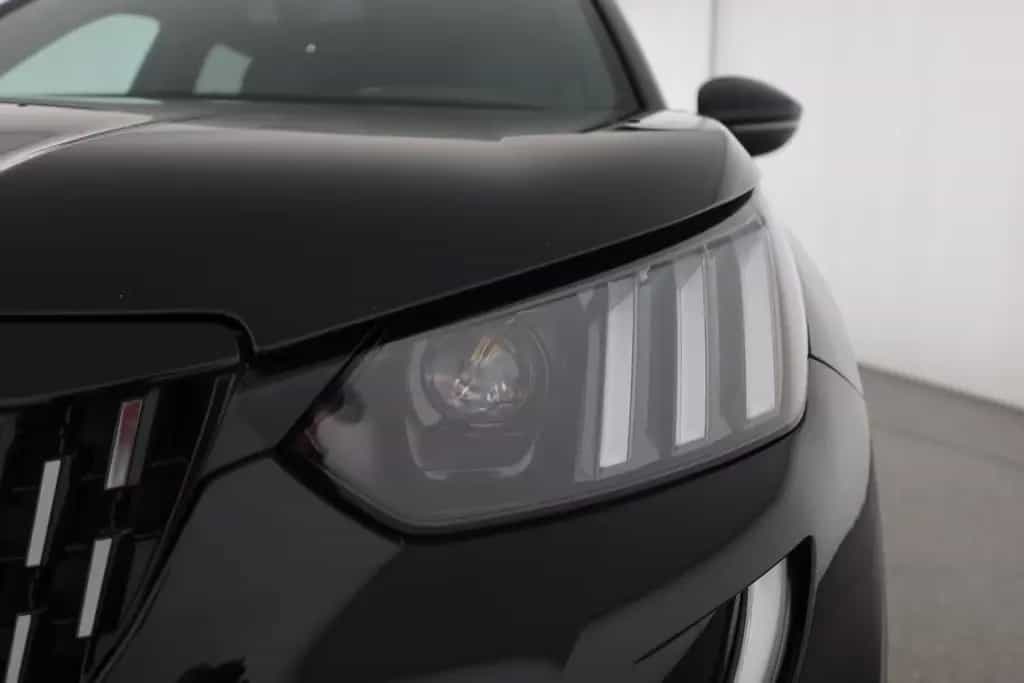 Peugeot 2008 GT PureTech 130 Aut. LED Navi Kamera 01/2023-photo-28