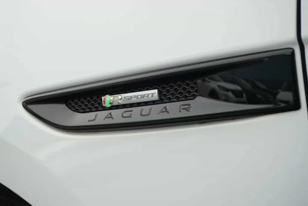 Jaguar F-Pace R-Sport AWD Bi-Xenon RFK SHZ NAVI Ambient 10/2016-photo-11