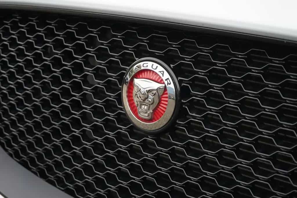 Jaguar F-Pace R-Sport AWD Bi-Xenon RFK SHZ NAVI Ambient 10/2016-photo-13