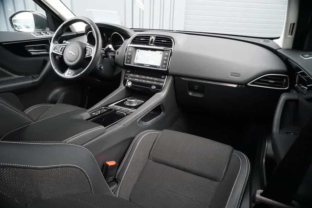 Jaguar F-Pace R-Sport AWD Bi-Xenon RFK SHZ NAVI Ambient 10/2016-photo-18
