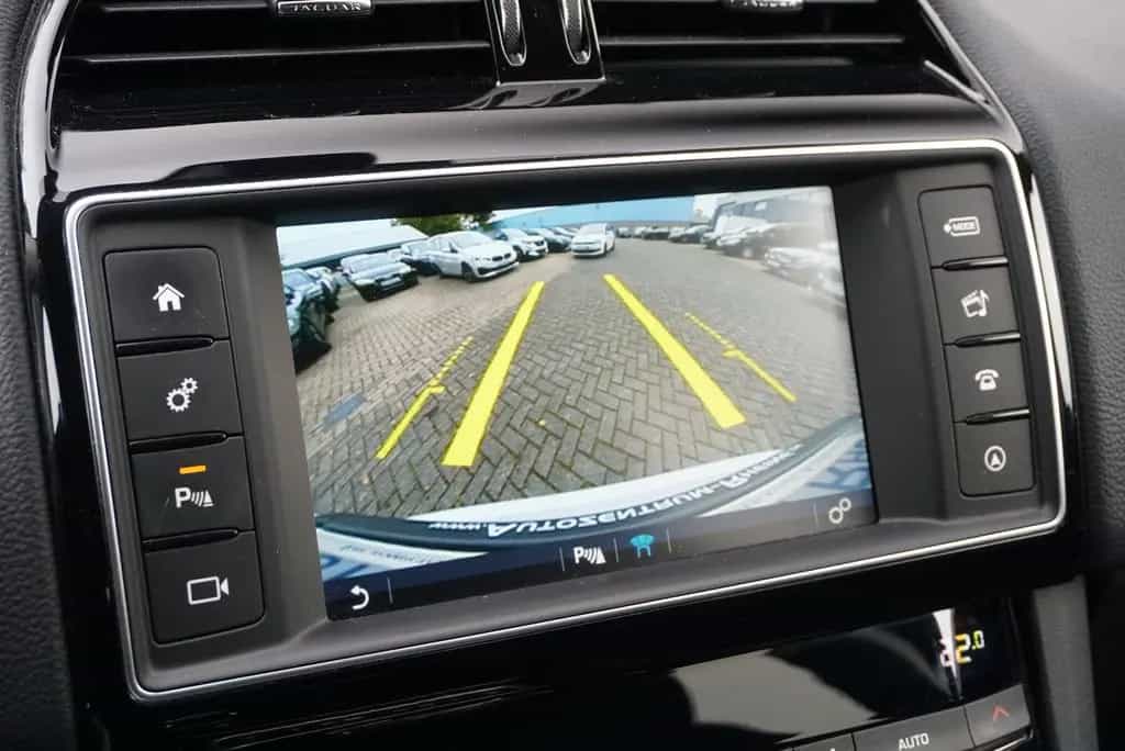 Jaguar F-Pace R-Sport AWD Bi-Xenon RFK SHZ NAVI Ambient 10/2016-photo-23