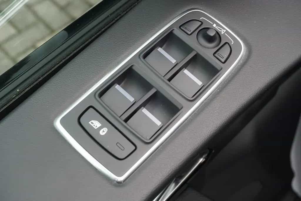 Jaguar F-Pace R-Sport AWD Bi-Xenon RFK SHZ NAVI Ambient 10/2016-photo-29