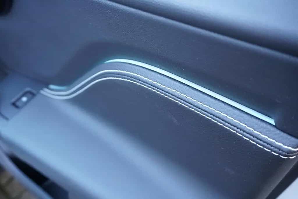 Jaguar F-Pace R-Sport AWD Bi-Xenon RFK SHZ NAVI Ambient 10/2016-photo-32