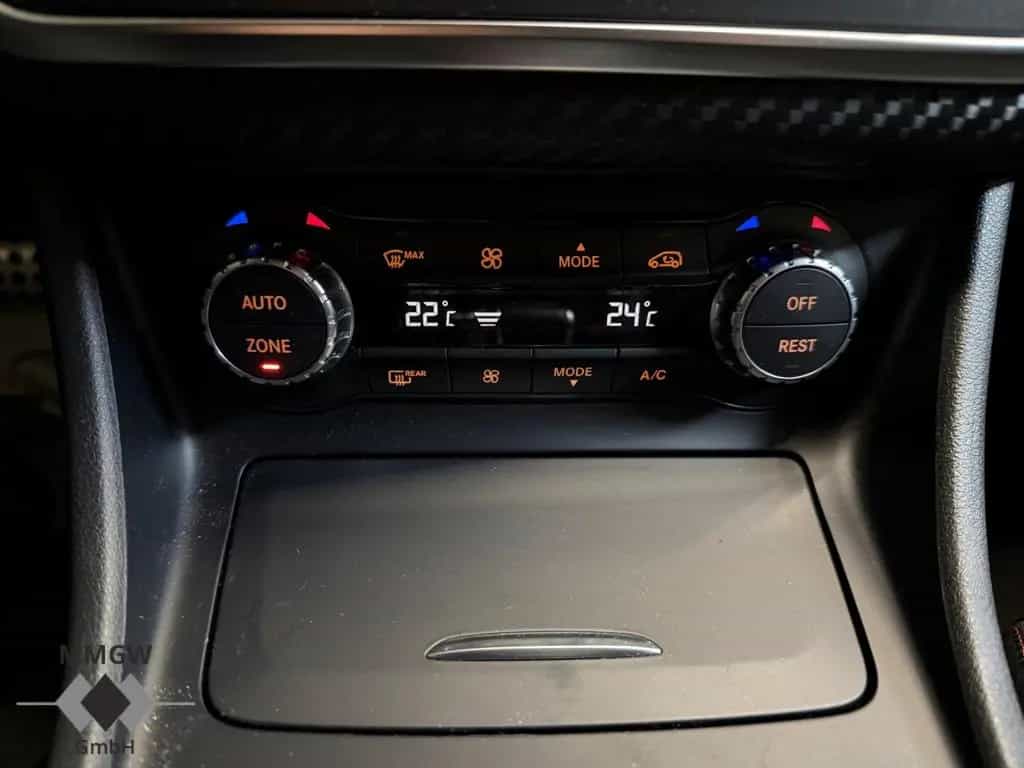 Mercedes-Benz A 45 AMG 4Matic Navi/Leder/HarmanKardon/BiXenon/ 12/2013-photo-14