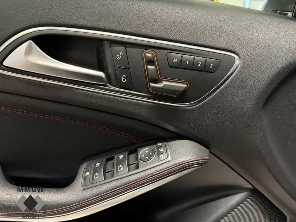 Mercedes-Benz A 45 AMG 4Matic Navi/Leder/HarmanKardon/BiXenon/ 12/2013-photo-19
