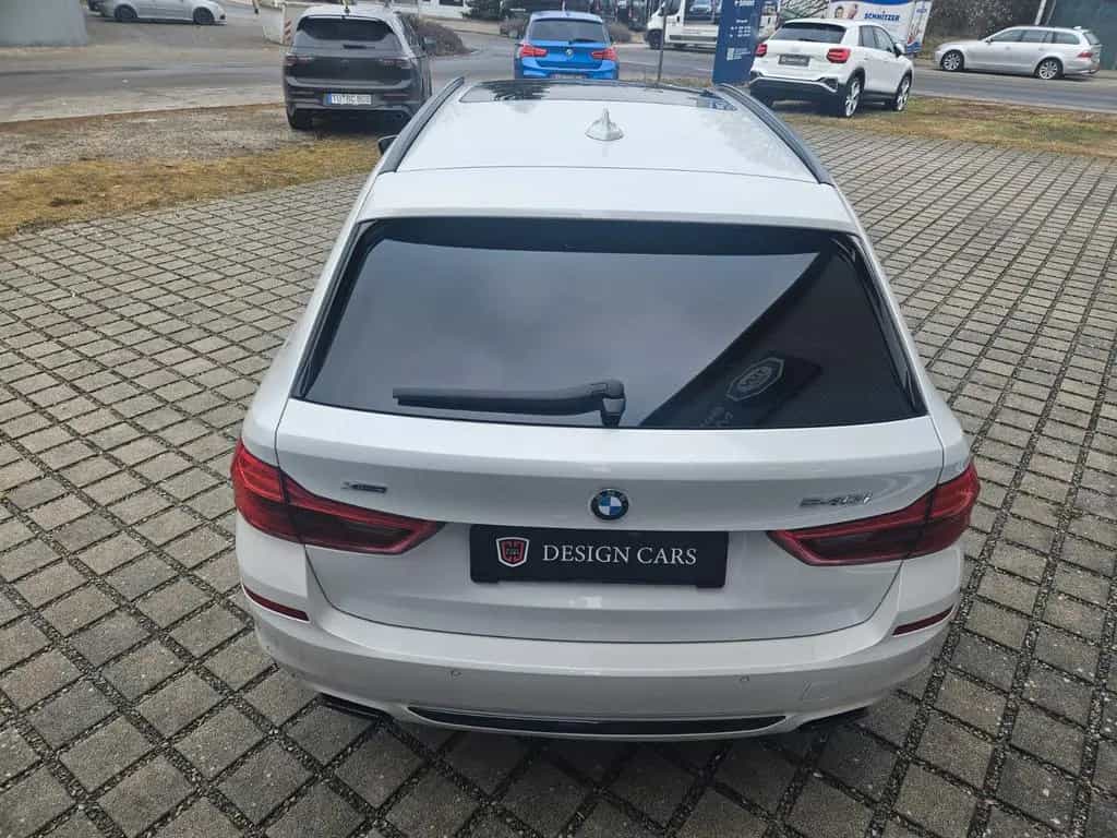 BMW 5 Series 540 i xDrive Touring Sport Line Digi Cock LED 07/2019-photo-10