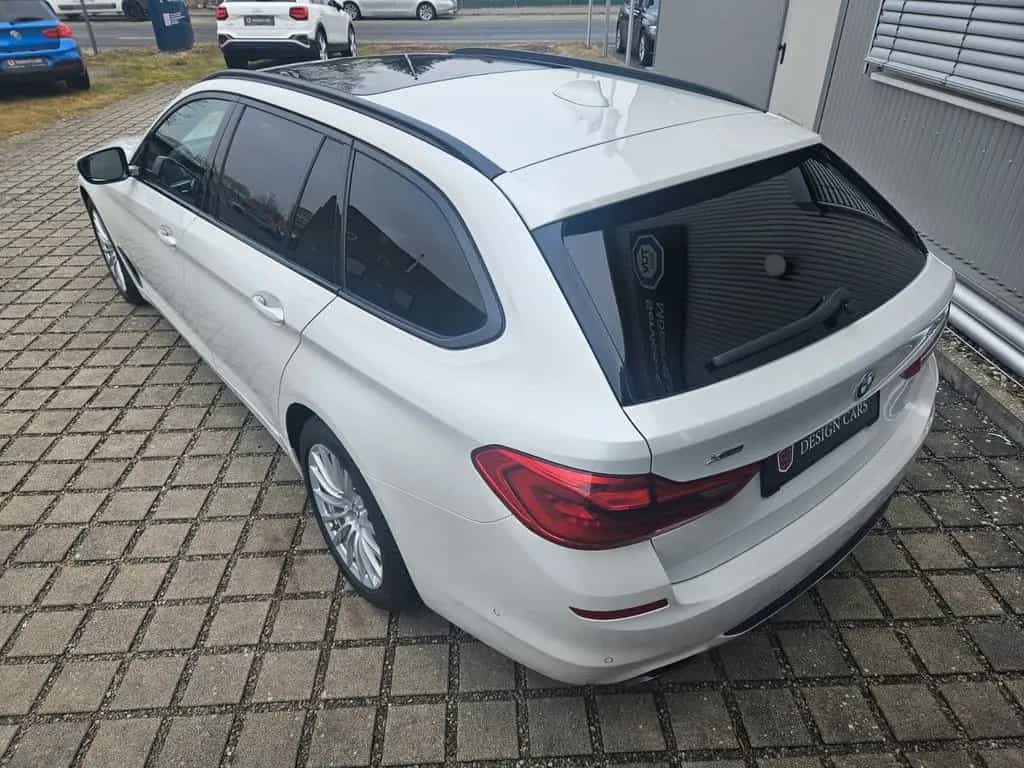 BMW 5 Series 540 i xDrive Touring Sport Line Digi Cock LED 07/2019-photo-11