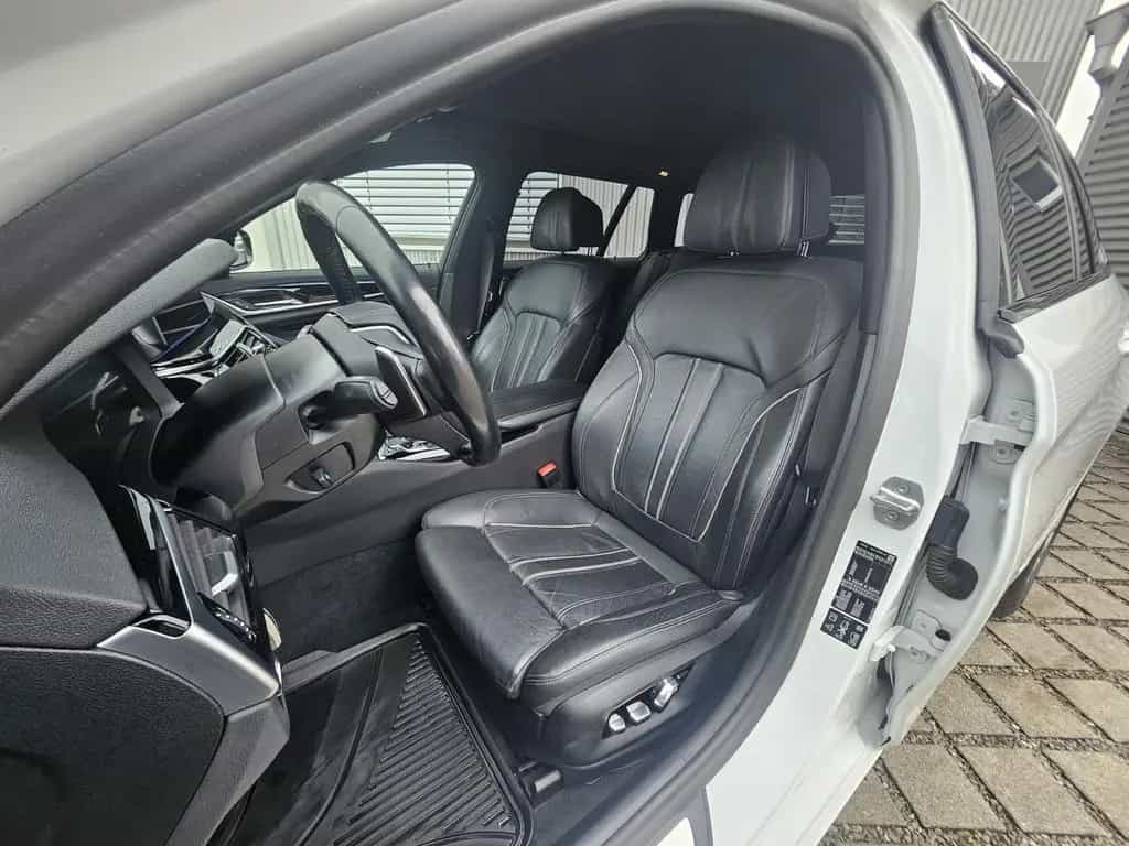 BMW 5 Series 540 i xDrive Touring Sport Line Digi Cock LED 07/2019-photo-14