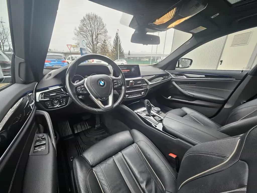 BMW 5 Series 540 i xDrive Touring Sport Line Digi Cock LED 07/2019-photo-17