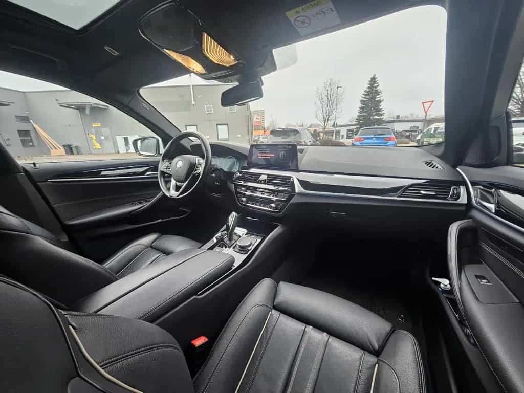 BMW 5 Series 540 i xDrive Touring Sport Line Digi Cock LED 07/2019-photo-18