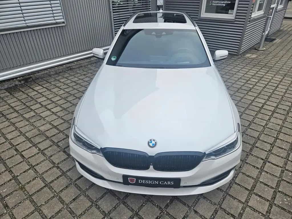 BMW 5 Series 540 i xDrive Touring Sport Line Digi Cock LED 07/2019-photo-1