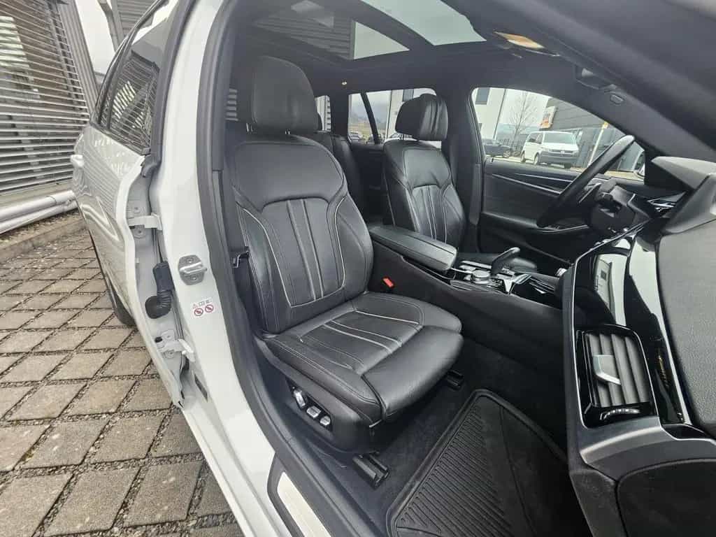 BMW 5 Series 540 i xDrive Touring Sport Line Digi Cock LED 07/2019-photo-22