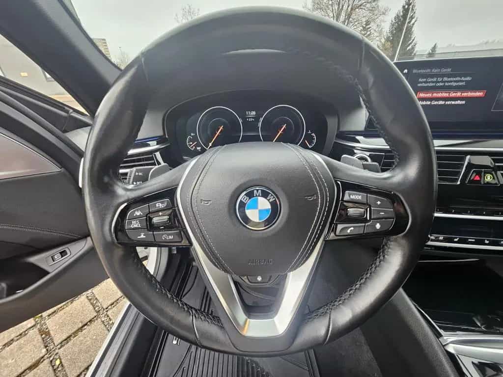 BMW 5 Series 540 i xDrive Touring Sport Line Digi Cock LED 07/2019-photo-24